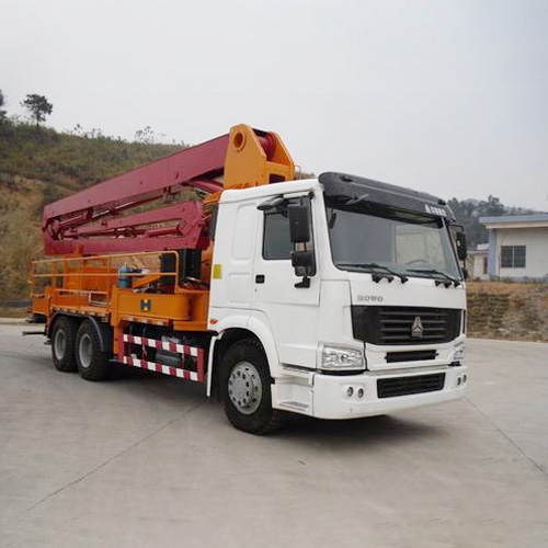 concrete pump truck.jpg