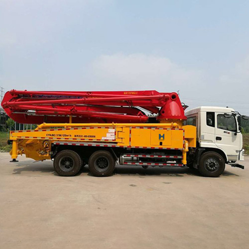 concrete pump truck.jpg